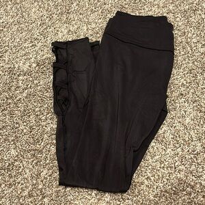 Victoria sport black legging with criss cross design